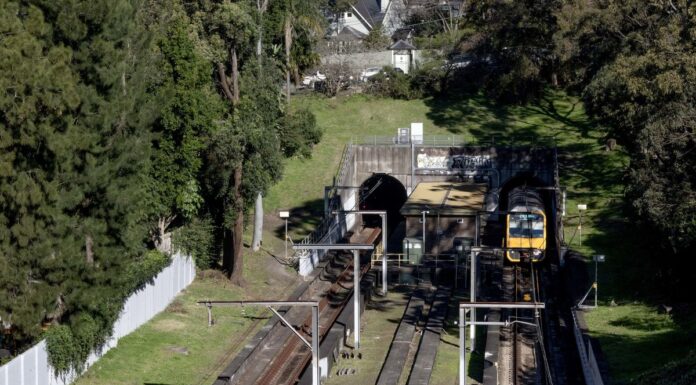 시드니 구 기차역 재개통 계획…수천 가구 신규 주택 건설 기대 Woollahra railway station was canned during construction , but could now be revived as part of a housing plan. (Louise KennerleySMH)