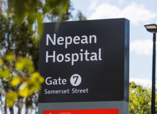 호주 시드니 NICU 병동 간호사 인력 부족 경고 Rodgers said the NICU unit at Nepean is only funded for 12 beds. (James Brickwood)