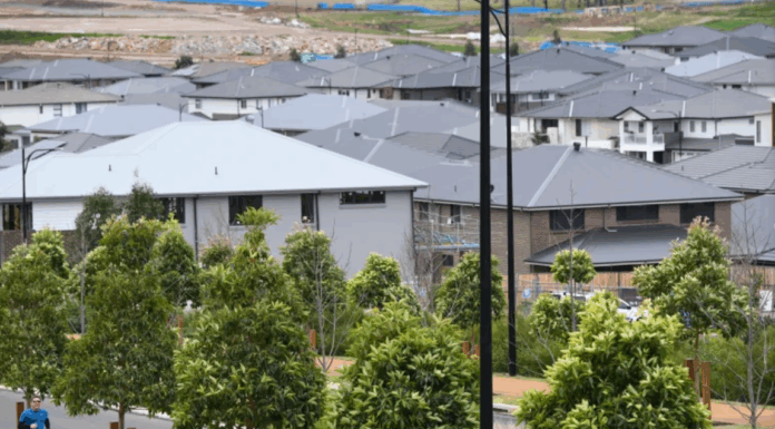 시드니 노스 에핑, 주택 소유자들이 가장 오래 거주하는 지역 중 하나 Some areas in western Sydney areas are now seeing strong home price growth. Photo Peter Rae