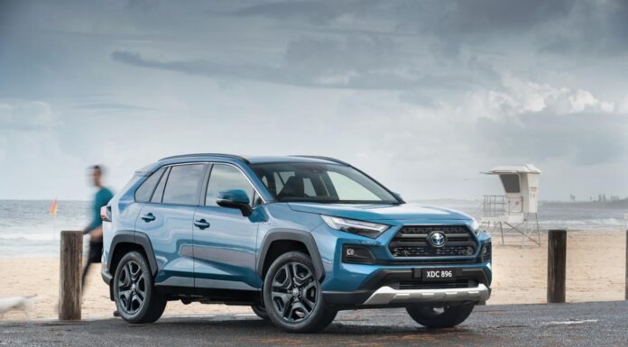 토요타, 디스플레이 오류로 호주서 7만대 차량 긴급 리콜 The affected vehicles include the Toyota RAV4 (pictured)_TOYOTA