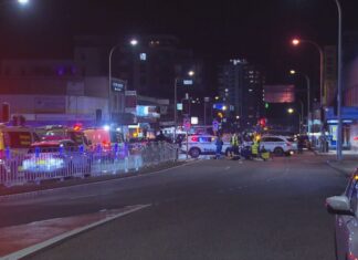 뉴캐슬 경찰 추격 중 사망한 오토바이 운전자, “조용하고 예의 바른 청년이었다” Police commenced a pursuit near Newcastle about 7.30pm. (9News)