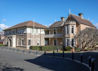 노스 시드니 명문 사립학교, 공공 도로 매입 추진 논란 2.Sydney Church of England Grammar School, better known as Shore, has approached council with an offer to buy part of a public road. Picture The Daily TelegraphDylan Coker