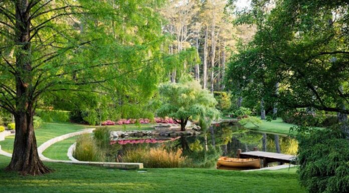 NSW, 집이 포함되지 않은 정원부지만 400만 달러 이상에 팔려 Pirramimma Garden Estate in the Blue Mountains has been sold. Credit RealEstate.com_7NEWS