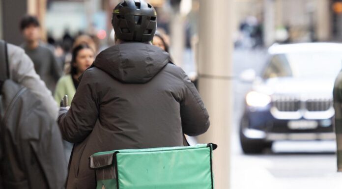 호주 ‘금리인하 단행 불가피’ The job market is impacting Australian workers differently. Picture NewsWire Monique Harmer_news.com.au