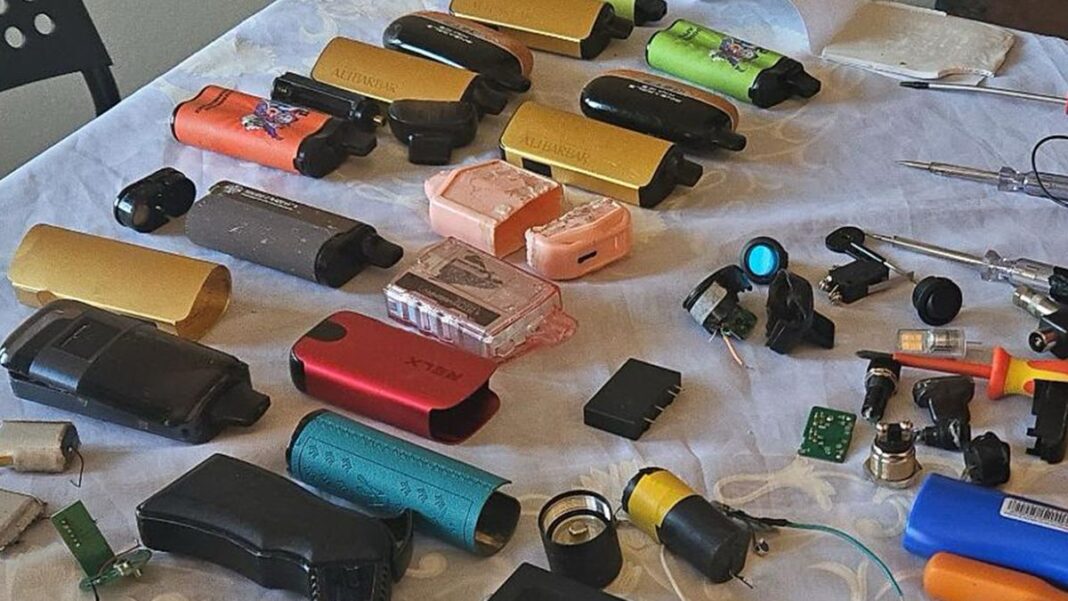 Police have charged a Sydney man with making and selling stun devices that look like vapes and textas. (NSW Police)_9NEWS