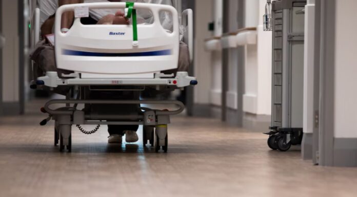 호주 사설 병원, 개인 보험사 불공정 거래 강요 주장 The private hospital sector was asked to open its books by the federal government. (ABC News_Keane Bourke)