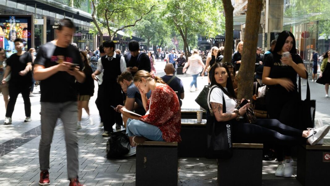 Three in every 10 Australians waste $600 a year on apps they don't use. (Nine Janie Barrett)