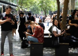 호주 국민, 사용하지 않는 구독서비스에 연간 수백 달러 낭비 Three in every 10 Australians waste $600 a year on apps they don't use. (Nine Janie Barrett)
