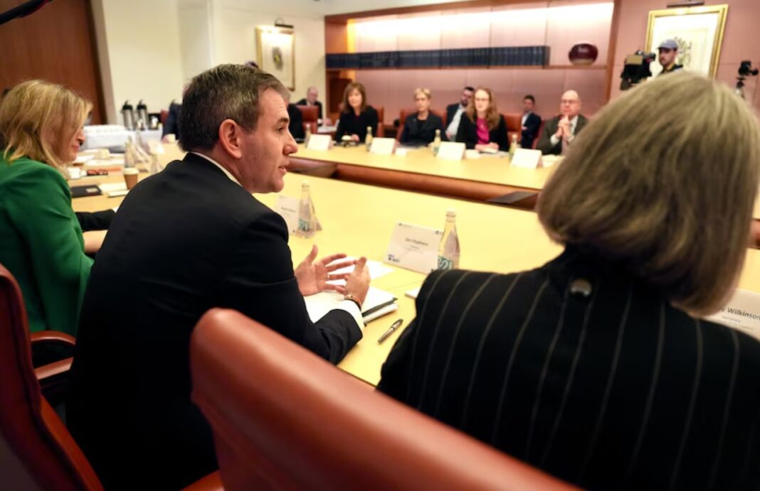 Jim Chalmers went into the productivity day of the roundtable with a Treasury prediction that productivity was fine. (ABC News_Simon Beardsell)