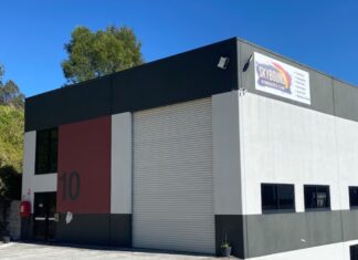 호주 버릴리 헤즈 체조 코치 아동 성범죄 혐의 기소 Skybound Gymnastics Club in Burleigh Heads has been closed. (ABC News_Mark Rigby)