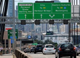 시드니 도심 고가도로 추락 사망 사건 The Western Distributor connects the Anzac Bridge and the Harbour Bridge. (Edwina Pickles)__9NEWS