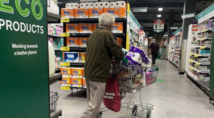 호주, 차세대 불평등 해소 위해 세금제도 개편 가능성 시사 The government has shied away from proposals to increase or broaden the GST. (The Sydney Morning Herald)