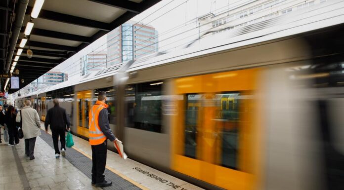 호주 시드니, 열차 지연 사고 발생 There are major delays on Sydney’s rail network on Monday morning. Picture NewsWire Max Mason-Hubers_NEWS.COM.AU