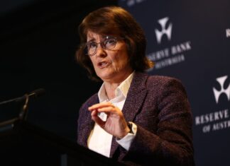 호주 중앙은행, 공식 금리3.6%로 인하 Michele Bullock said the RBA didn't consider a larger rate cut than the 25 basis points it handed down. (Dominic Lorrimer)