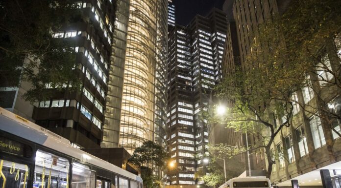 재택근무 확산으로 호주 주요 도시 사무실 공실률, 30년 만에 최고치 More and more office spaces in cities like Sydney are going unused. (Jessica HromasFairfax Media)