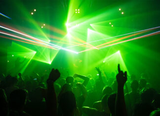 주정부 새벽 3시까지 시드니 클럽 영업연장 허가 만지작 Unsplash의A J.