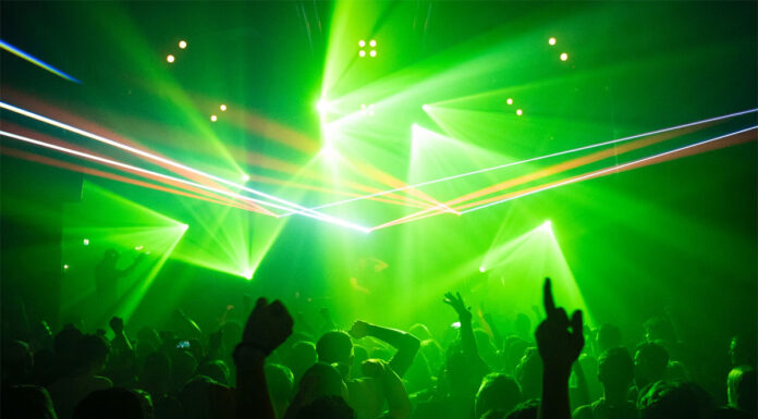 주정부 새벽 3시까지 시드니 클럽 영업연장 허가 만지작 Unsplash의A J.