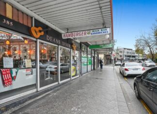 시드니 뉴타운 킹 스트리트, 공실과 전자담배 매장 급증 ‘최악의 상황’ Deans Diner is the latest restaurant to close its doors along bustling King Street. Picture realcommercial.com.au