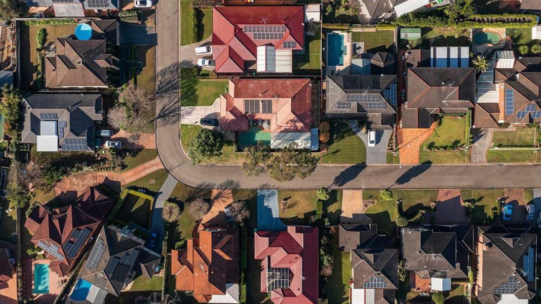 On sunny days, rooftop solar can account for more than half of NSW power generation. (Adobe Stock)