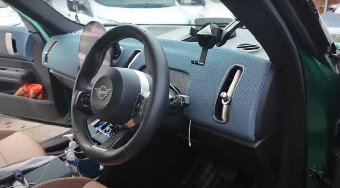 호주내 전기차 중고 시세 충격 Inside the 2024 car. Picture YouTubeJerrySells_news.com.au