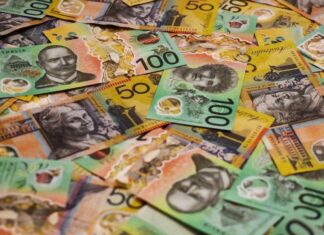 호주 대형 수퍼마켓 울월스와 콜스 임금 체불 논란 Both supermarket chains have flagged costs of at least $150m Picture NewsWire Nicholas Eagar