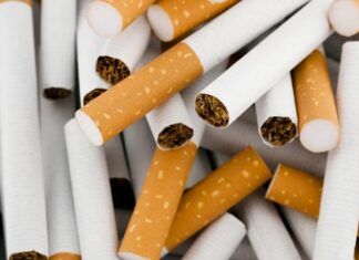 호주, 담배세 인하 요구 일축 The Treasurer shut down calls to slash tobacco taxes. Picture iStock_news.com.au