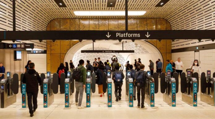 호주 시드니, 메트로 웨스트 프로젝트 새로운 이정표 달성 The Metro has proved to be hugely popular with Sydneysiders. Picture NewsWire Max Mason-Hubers.NEWS.COM.AU