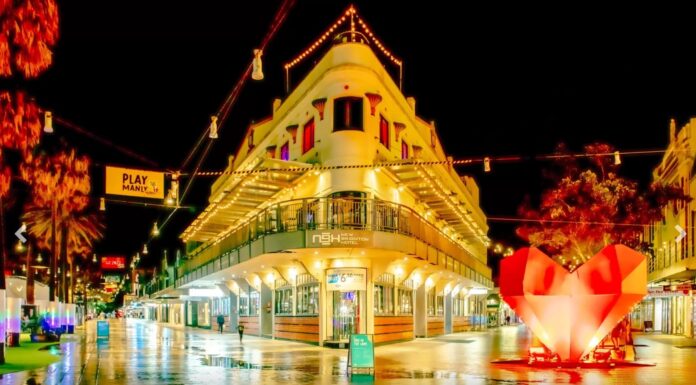 시드니 맨리, 야간문화 특화구역으로 지정 Manly Corso at night. Photo Alec Smart_namlyobserver.com.au