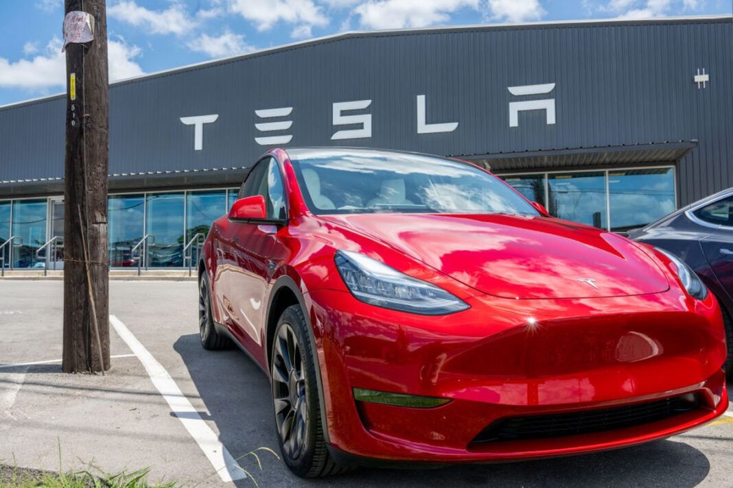 A Tesla Model Y is seen on a Tesla car lot on May 31, 2023 in Austin, Texas. (Getty)_9news