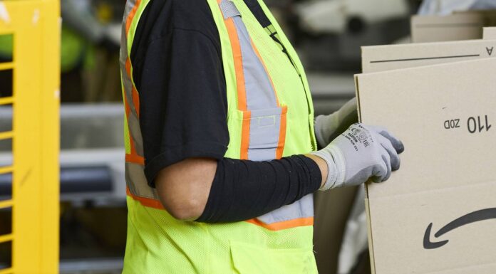 호주 아마존, 1800개 신규 단기 일자리 모집 Hundreds of seasonal jobs are about to become available across the country. (Supplied)_9news