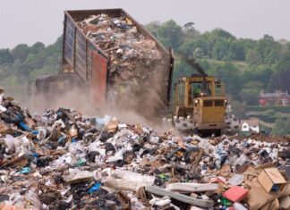 시드니, 2030년 쓰레기 매립지 포화 위기 NSW creates about one-third of Australia's total waste. (Adobe Stock)_9news
