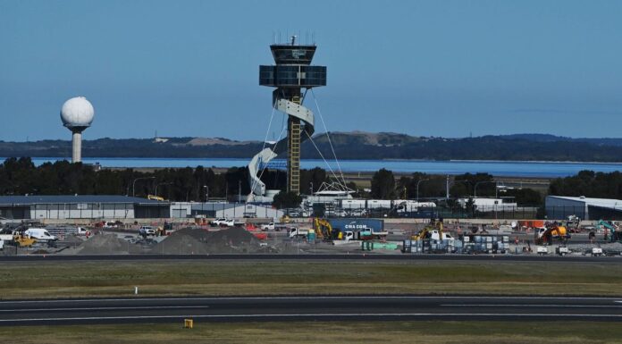 호주 시드니공항 화물터미널서 근로자 사망 The man was reportedly struck by another vehicle. (Kate Geraghty)_9news