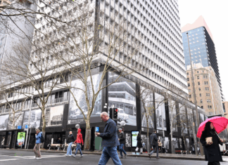 시드니 RBA 본부 보수 비용, 12억 달러 넘어설 가능성 .The cost of rennovating the RBA's Sydney headquarters could blow out beyond its $1.2 billion price tag. (Louise KennerleyAFR)_9news