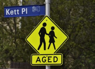 호주 센터링크(Centrelink) 수당 인상 Australia's aged pensioners will also be receiving a much-needed boost. Credit AAP