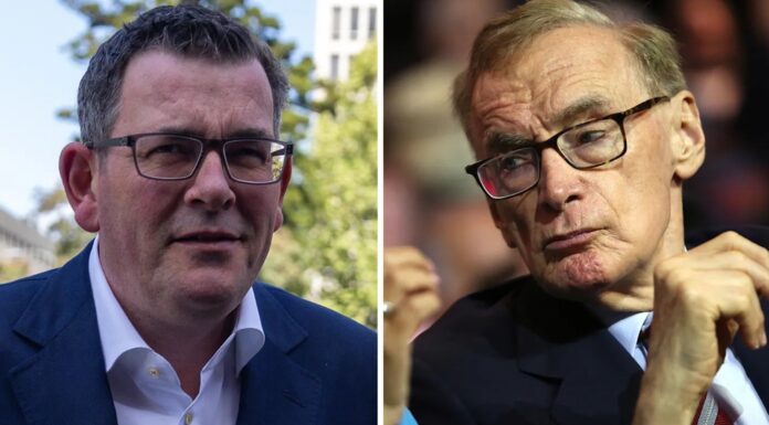 빅토리아 전 수상 앤드류스, 푸틴, 김정은 등 세계 지도자들과 전승절 퍼레이드 Former Victorian premier Daniel Andrews and former NSW premier and federal foreign affairs minister Bob Carr.Credit:Getty Images, James Alcock