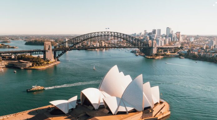 호주 시드니 반 이민 집회에 수천 명 참석