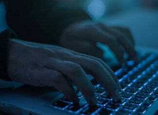 호주 시드니 여고생 딥페이크 사진 조사 착수 .Last month, the state passed legislation to criminalise using artificial intelligence to create intimate images without consent. (boonchai wedmakawandMoment RFGetty ImagesCNN )_9news