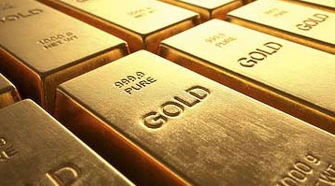 The record gold price is forecast to offset a dip in mining profits. (Getty)9news