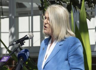 호주 NSW, 상점 내 폭력·절도 사건 예방 위한 새 전략 발표 Yasmin Catley said the new strategy will ensure police have the resources they need to respond swiftly and effectively. (Sydney Morning Herald)_9news
