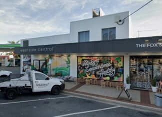 호주 골드코스트, 10대 청소년의 선행에 칭찬과 보상 Mr McKellar went back to Fox's Pantry and saw CCTV footage of the teen handing back the money without a second thought. Picture Google Maps_news.com.au