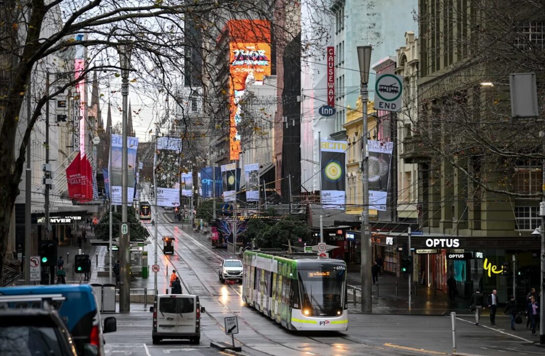 Australian chief executives have backflipped on forecasts that workers will be forced back to the office five days a week.CreditEddie Jim_the sydney morning herald
