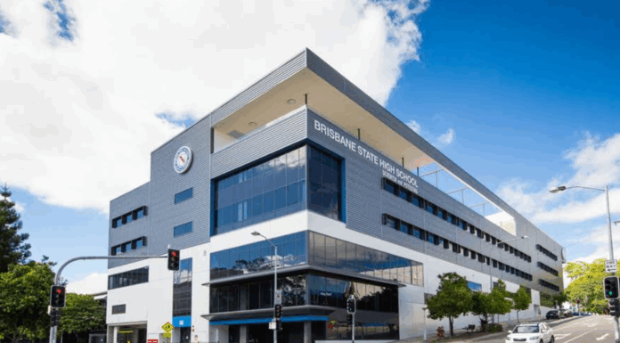 호주 브리즈번 고등학생들, 시험 이틀 앞두고 ‘잘못된 과목’ 배운 사실 뒤늦게 통보 Year 12 Ancient History students at Brisbane State High School were taught the wrong subject all semester. (Google)_9news