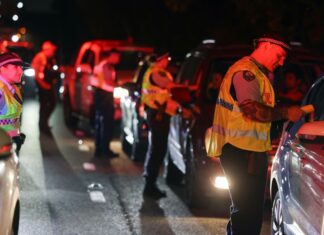 호주 시드니서 대규모 범죄 단속…이틀간 200건 이상 기소, 95명 체포 Hundreds of extra police were deployed in a high-visibility crime crackdown in Sydney. (NSW Police)_9news