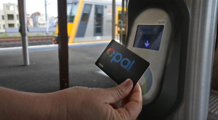 NSW 정부, 사용되지 않는 오팔 카드 7천만 달러 교통 개선에 사용 예정 As much as $70 million in unused funds could be recovered from Opal cards if a bill introruced by the NSW government passes. (Getty)_9news