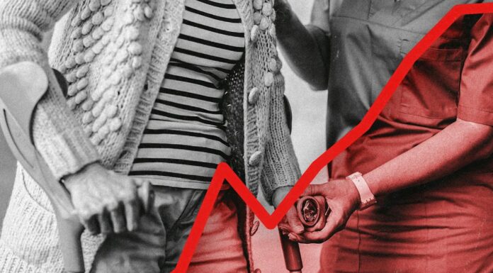 NSW 공립 병원 침상 부족 The number of patients in NSW hospitals awaiting discharge to aged and disability care has jumped more than 60 per cent in a year, the latest data shows. CreditAresna Villanueva