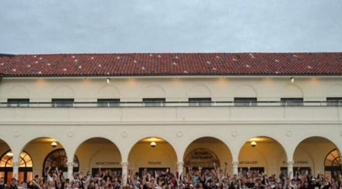 시드니 본다이 비치 새벽 러닝클럽 ‘새벽 인파’ 논란 The group has over 50,000 followers on Instagram. Picture InstagramThesydneyrunclub_news.com.au