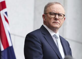 호주 정부, 아동 SNS 금지법 12월 10일부터 시행 예정 Anthony Albanese has acknowledged his government's looming social media ban for children isn't perfect, but has defended the laws. (Alex Ellinghausen)_9news