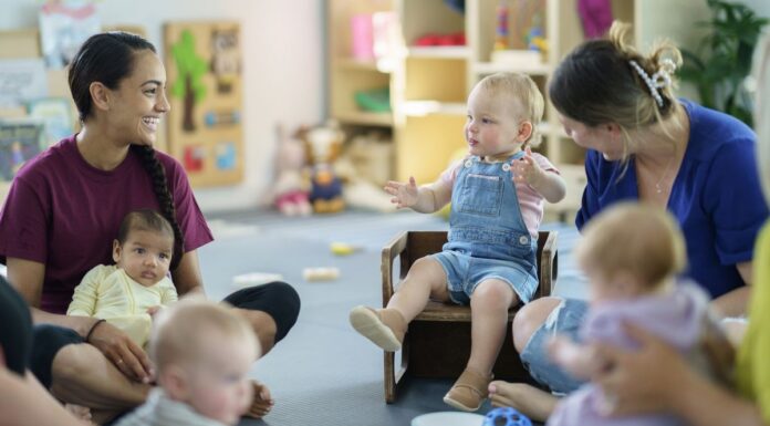 NSW 차일드 케어 센터 작년 한해 사망자 1명, 일시 실종자 800명 발생 The final instalment of the federal government's 15 per cent pay rise for early childhood educators kicks in. (Getty)_9NEWS