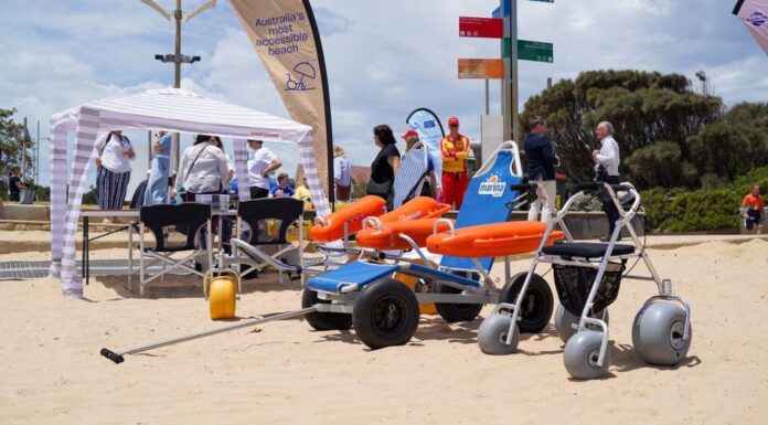 멜버른 프랭스톤 해변, 호주 최고 해변 선정 The Australian-first pilot features accessible beach amenities including beach wheelchairs and walkers. (Facebook)_9news