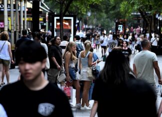 호주 실업률 4.3% 유지, 정규직 감소 A boom in part-time Christmas jobs may have bolstered November's figures. (Kate Geraghty)_9news